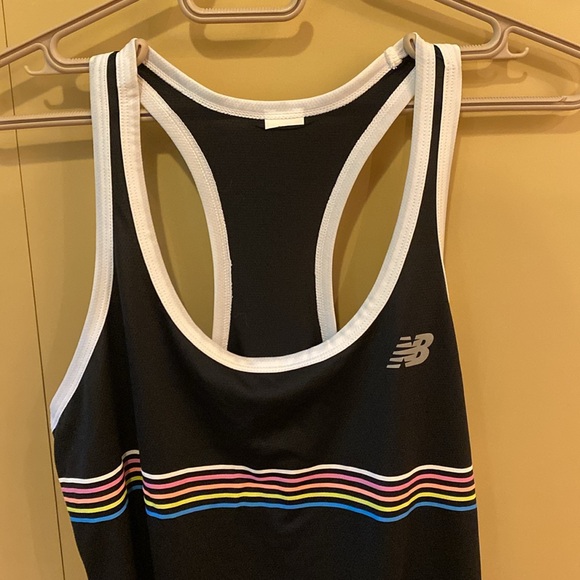 New Balance racer back tech tank top NWOT - Picture 3 of 7